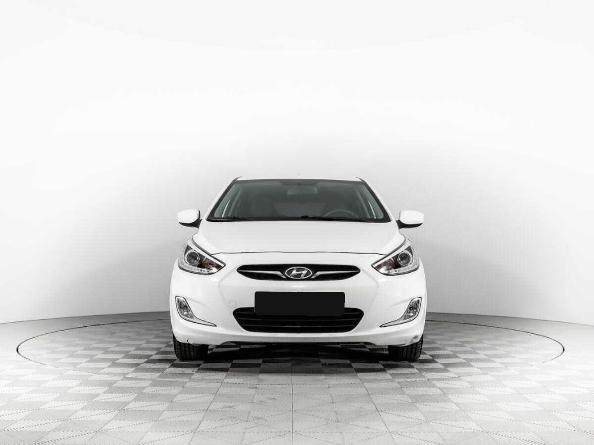 Hyundai Solaris с пробегом — 2014 год. Фото: #1