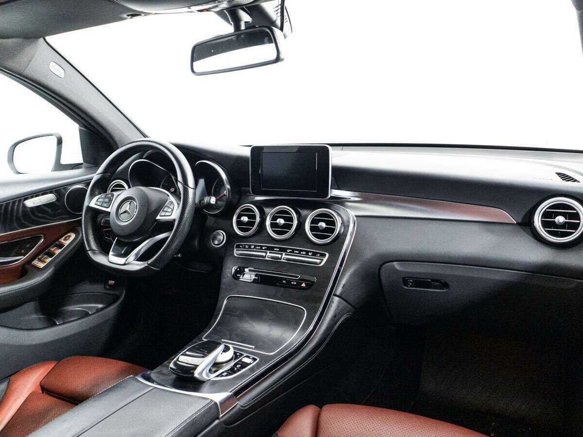 Mercedes-Benz GLC Coupe с пробегом — 2016 год. Фото: #8