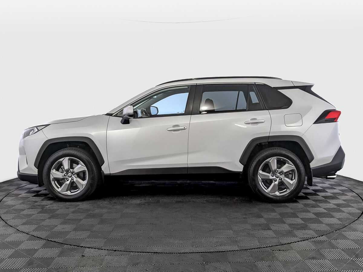 Toyota RAV4 с пробегом — 2021 год. Фото: #7