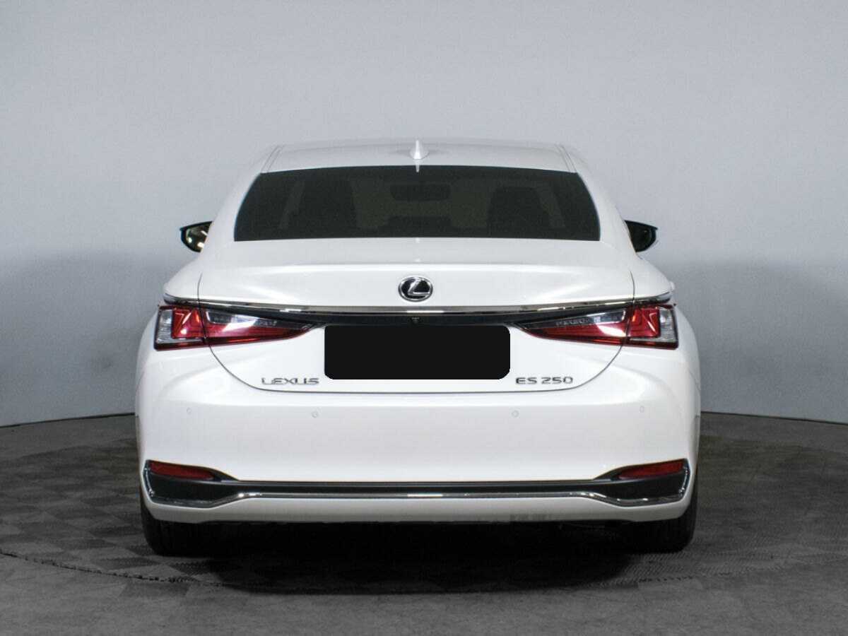 Lexus ES с пробегом — 2019 год. Фото: #5