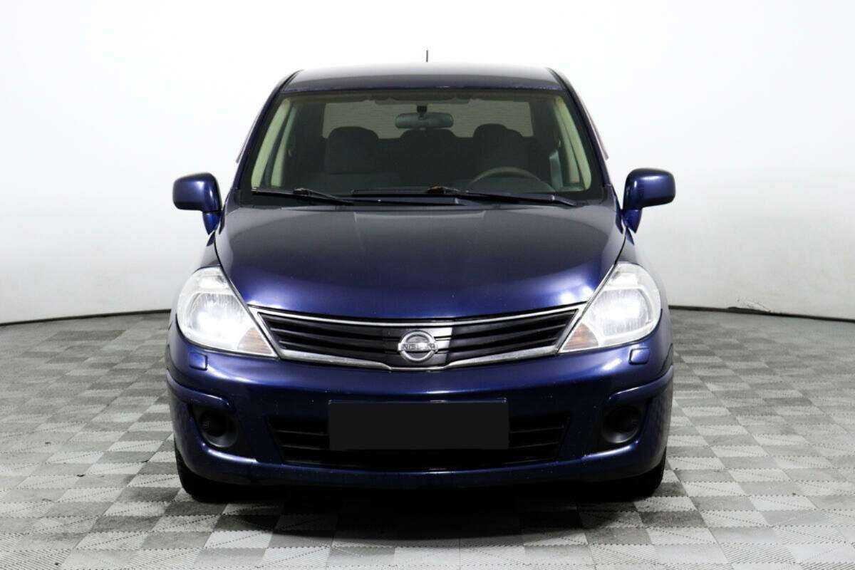 Nissan Tiida с пробегом — 2010 год. Фото: #1