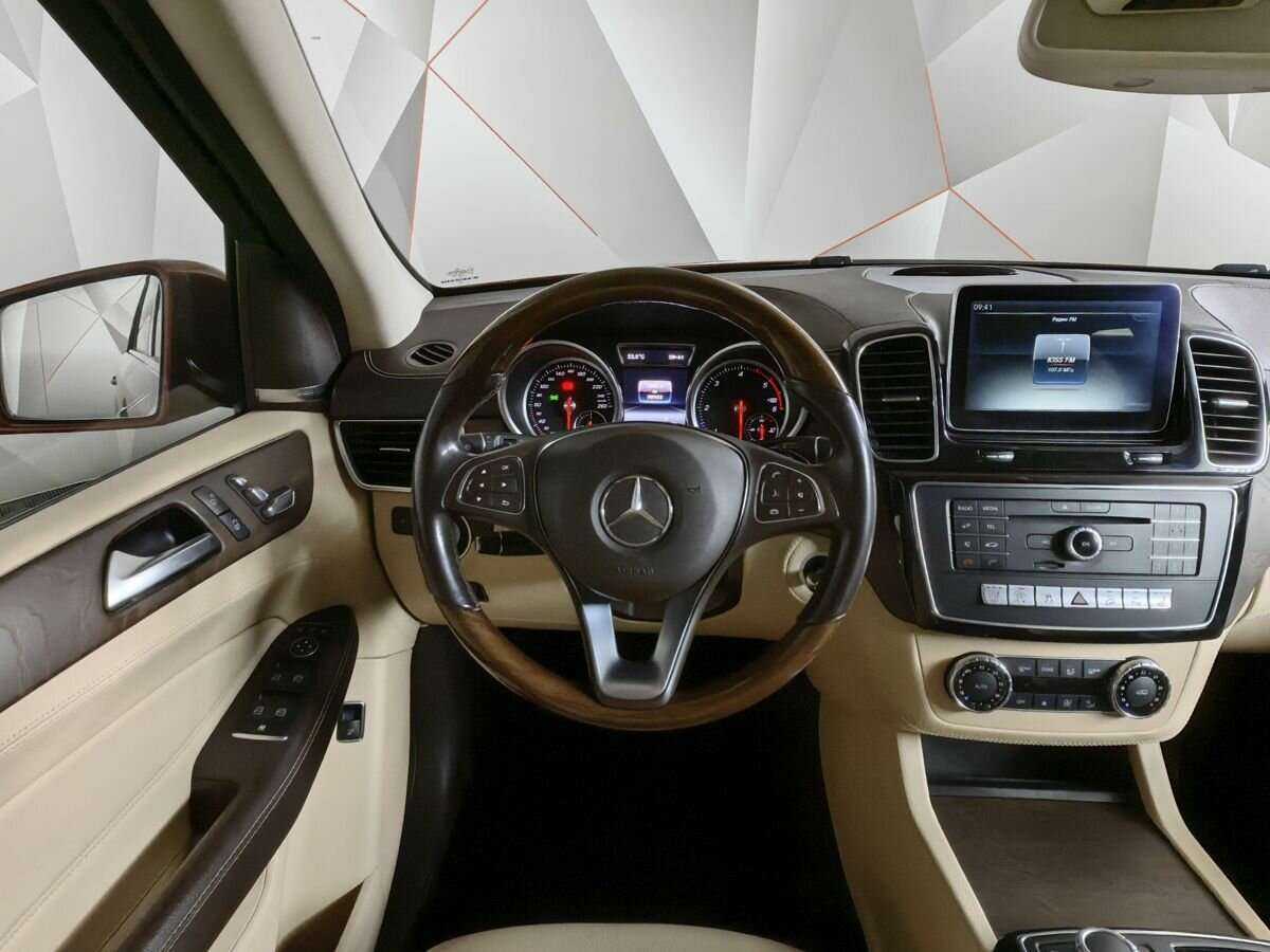 Mercedes-Benz GLE с пробегом — 2015 год. Фото: #14