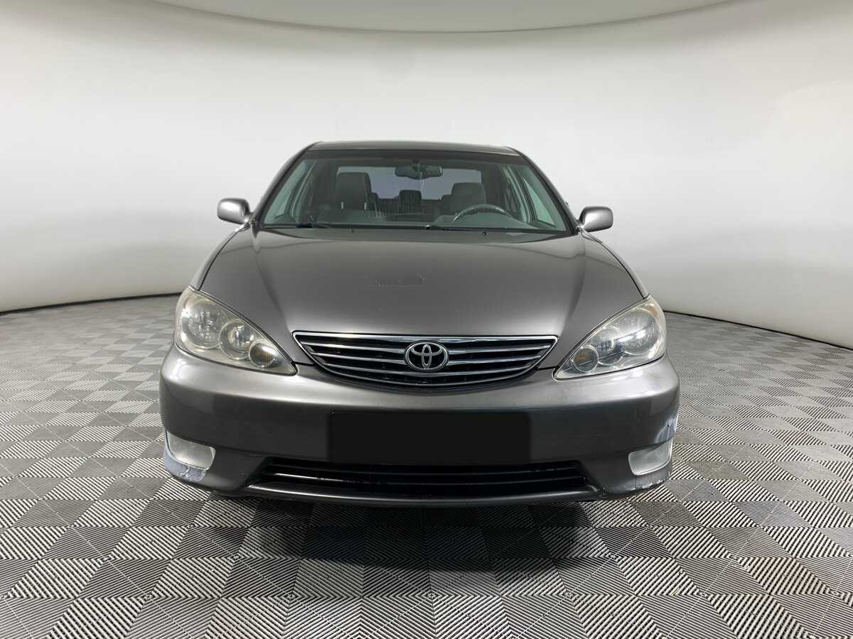 Toyota Camry с пробегом — 2004 год. Фото: #1