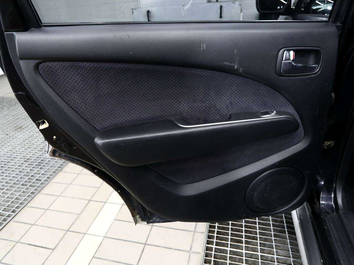 Mitsubishi Outlander с пробегом — 2005 год. Фото: #10