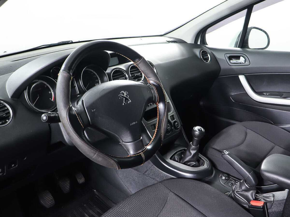Peugeot 408 с пробегом — 2014 год. Фото: #11