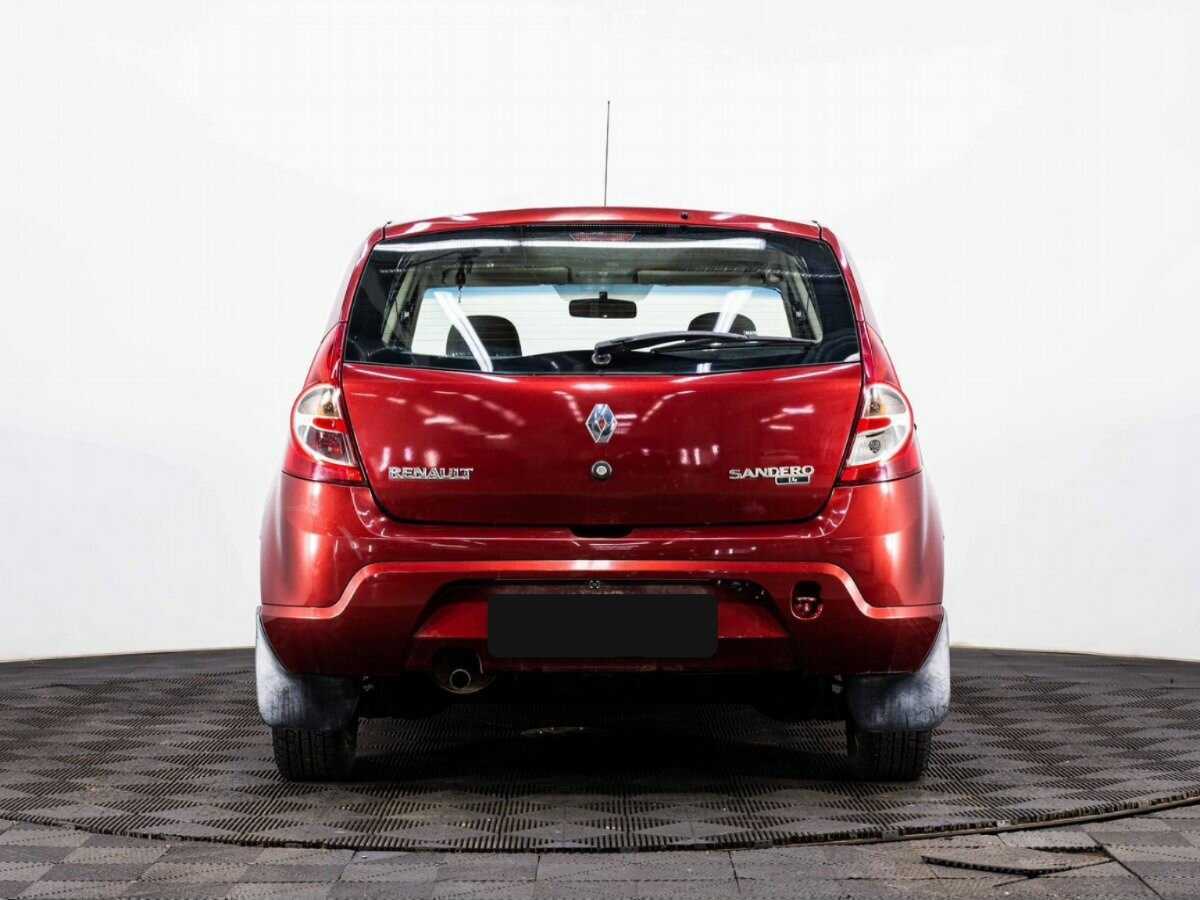 Renault Sandero с пробегом — 2011 год. Фото: #4