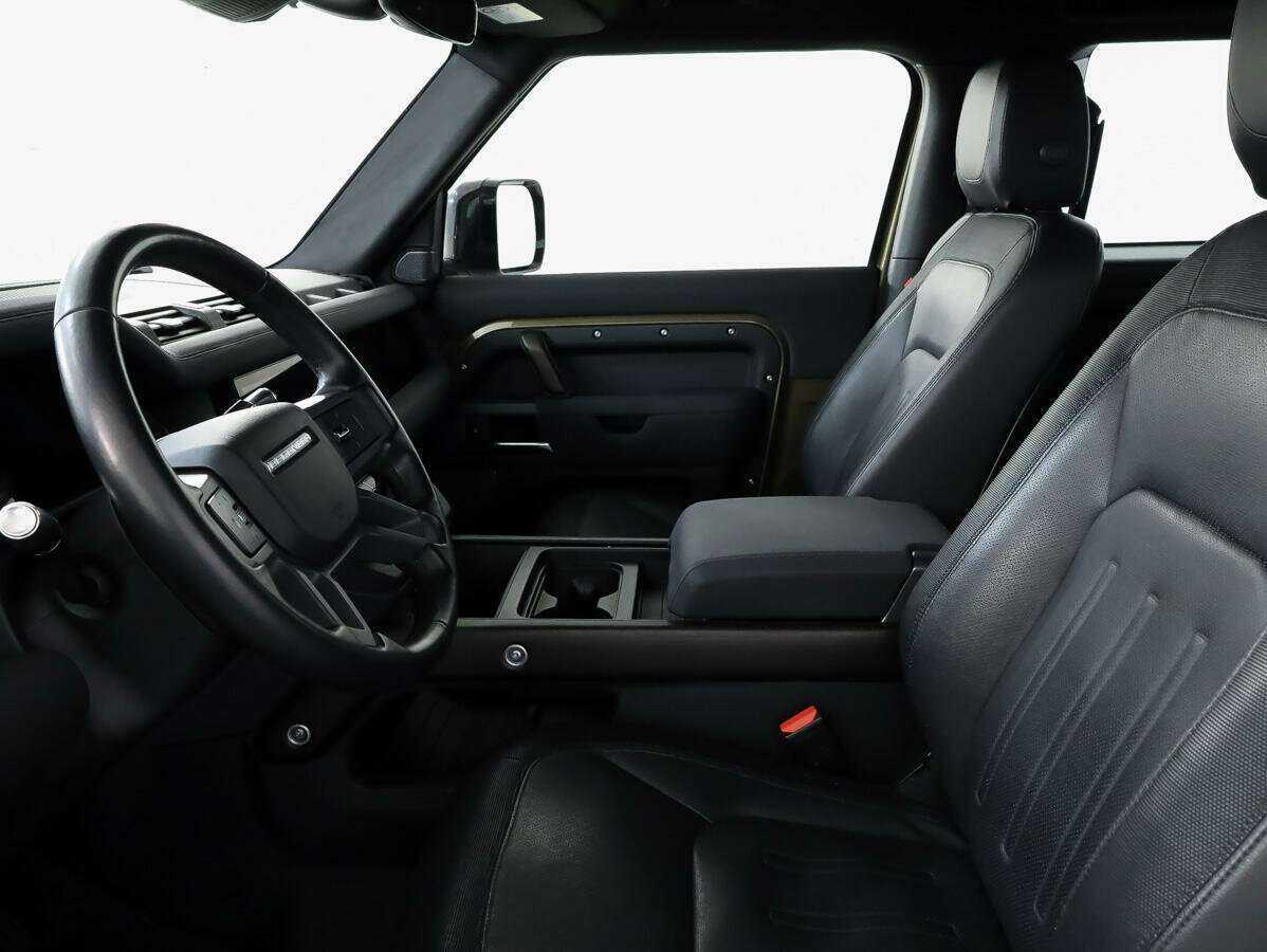 Land Rover Defender с пробегом — 2021 год. Фото: #9