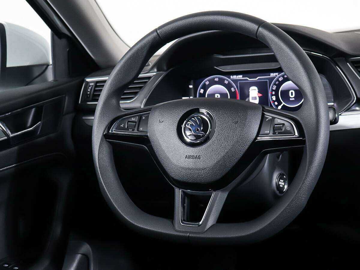 Skoda Superb с пробегом — 2023 год. Фото: #12
