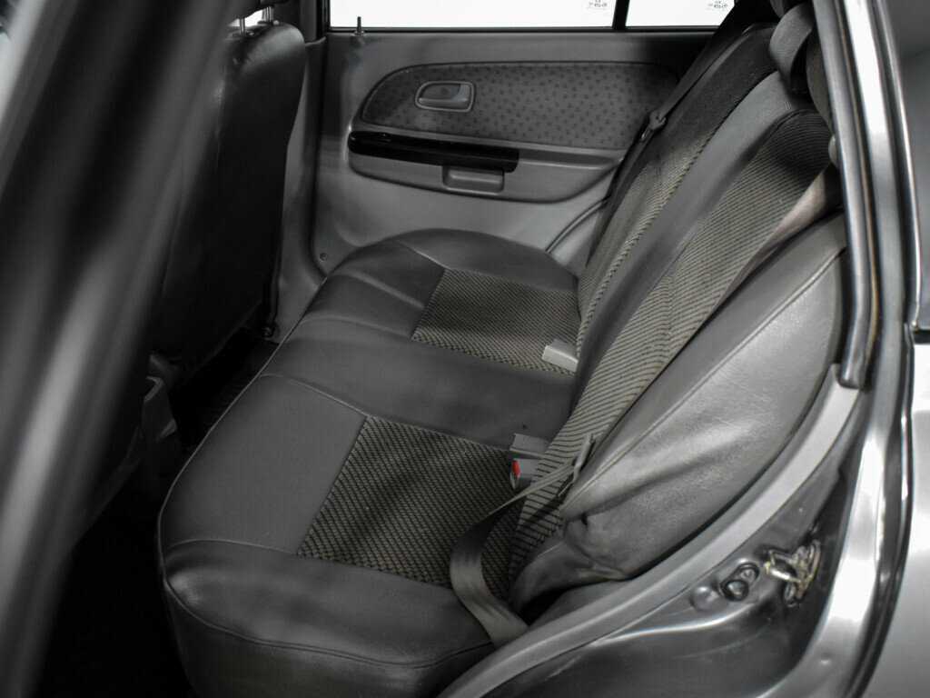 Kia Rio с пробегом — 2005 год. Фото: #8
