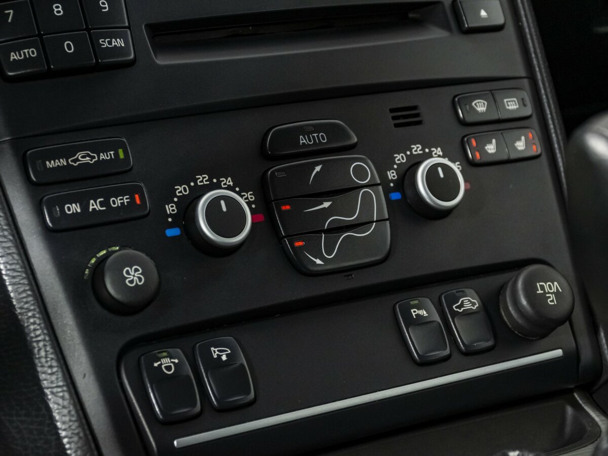 Volvo XC90 с пробегом — 2011 год. Фото: #12