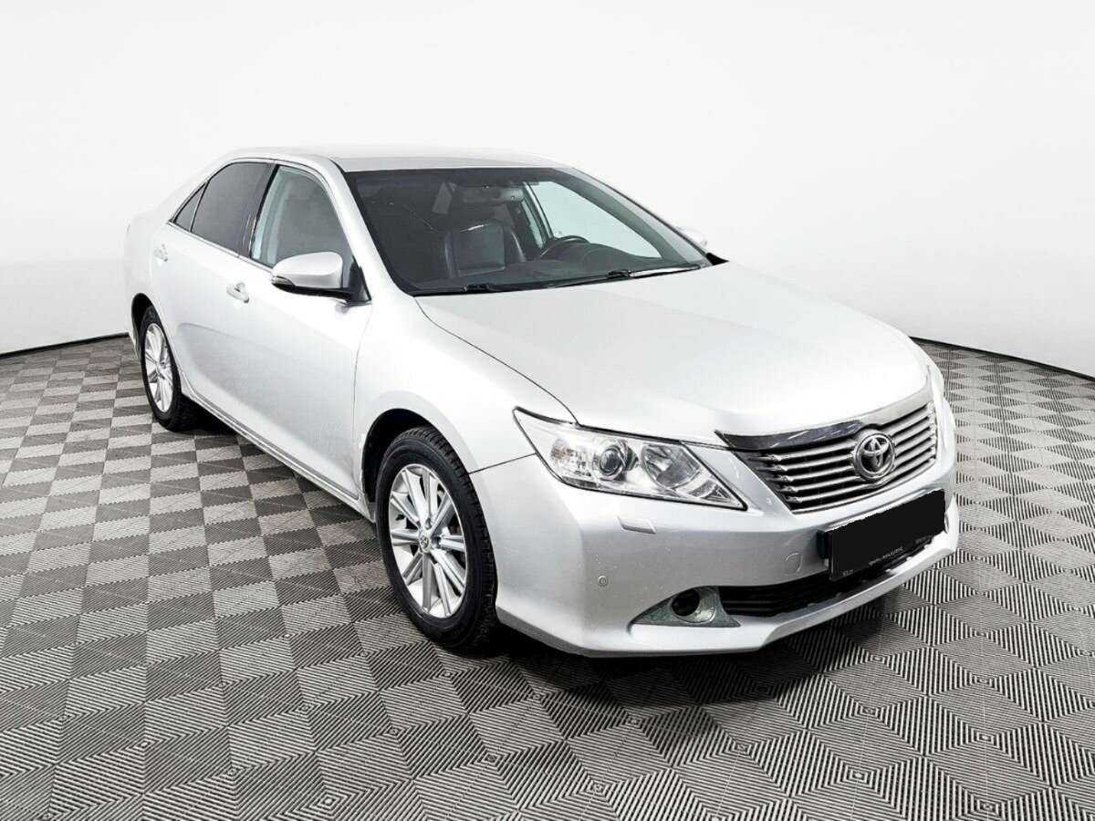 Toyota Camry с пробегом — 2014 год. Фото: #2