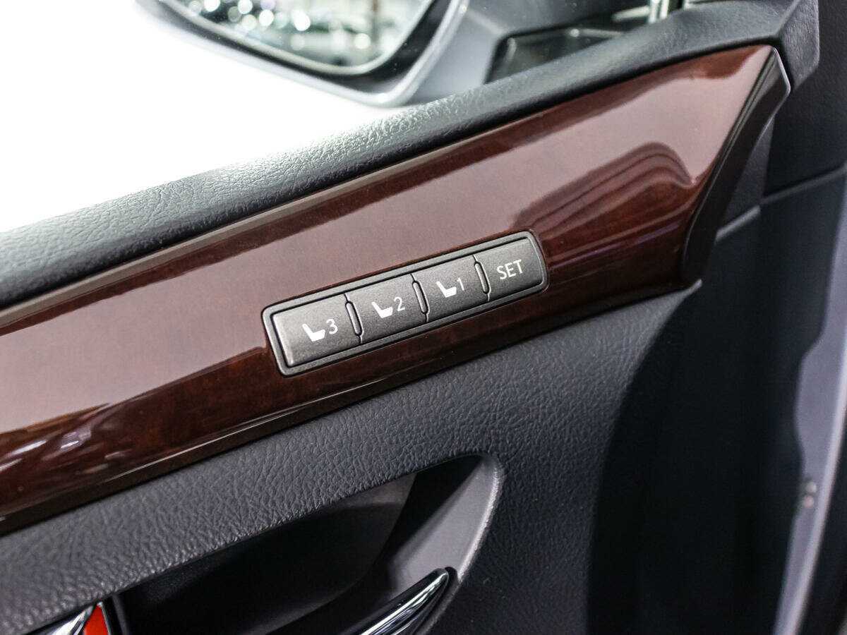 Lexus LX с пробегом — 2014 год. Фото: #13