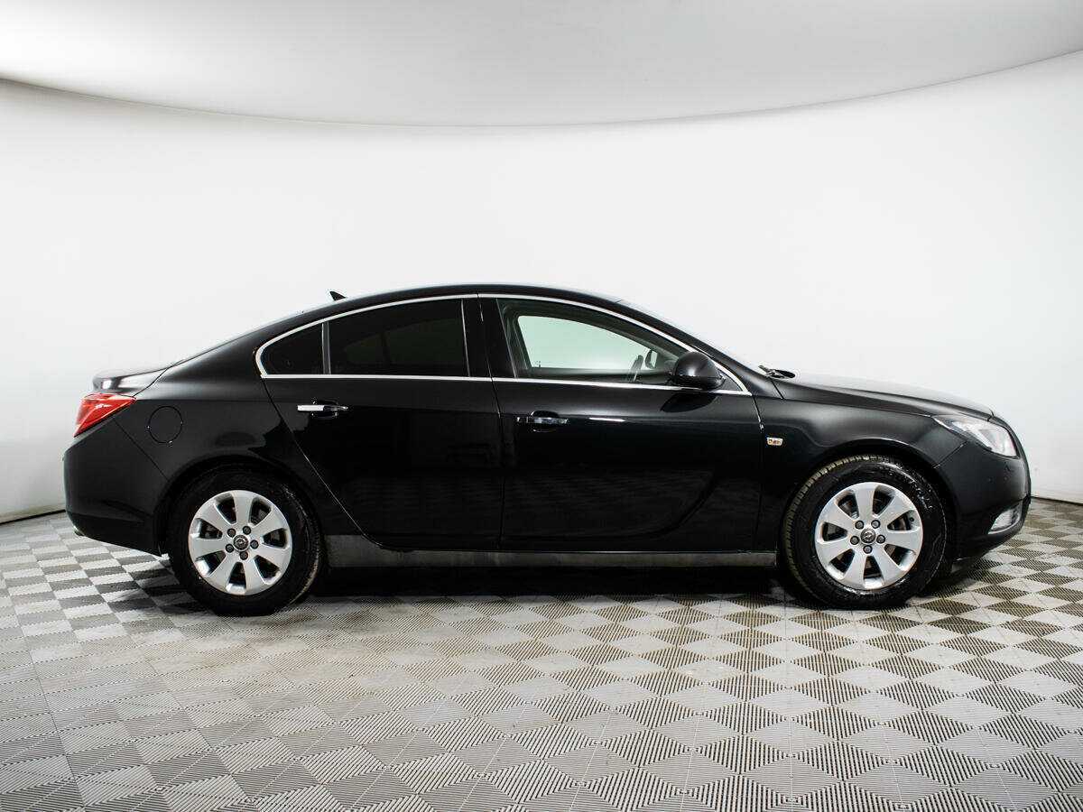 Opel Insignia с пробегом — 2011 год. Фото: #3