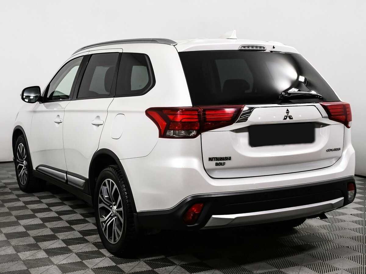Mitsubishi Outlander с пробегом — 2017 год. Фото: #6