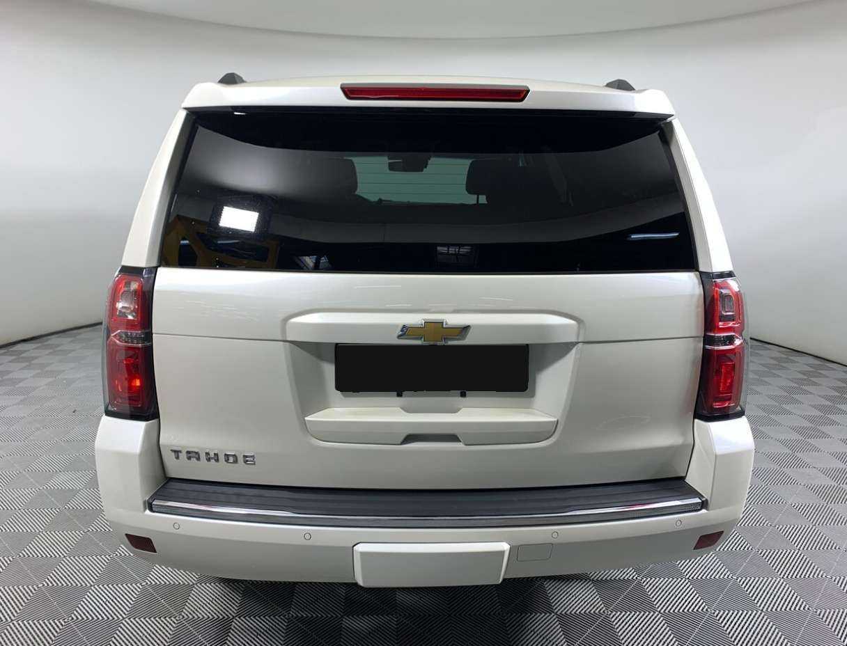 Chevrolet Tahoe с пробегом — 2015 год. Фото: #4