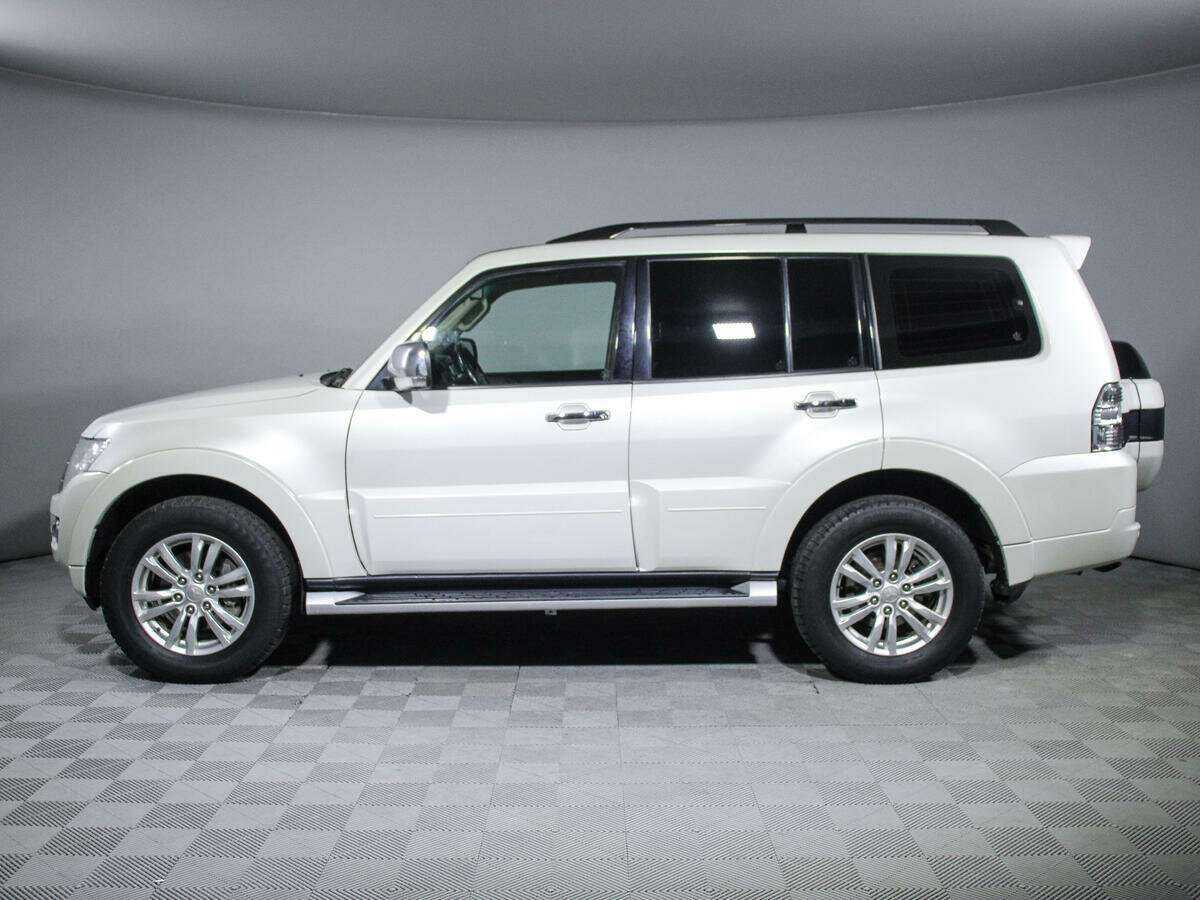 Mitsubishi Pajero с пробегом — 2017 год. Фото: #7