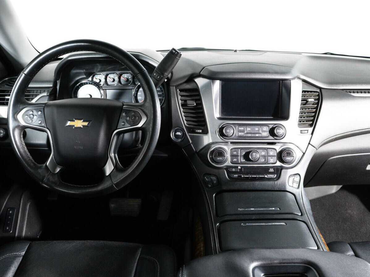 Chevrolet Tahoe с пробегом — 2015 год. Фото: #11