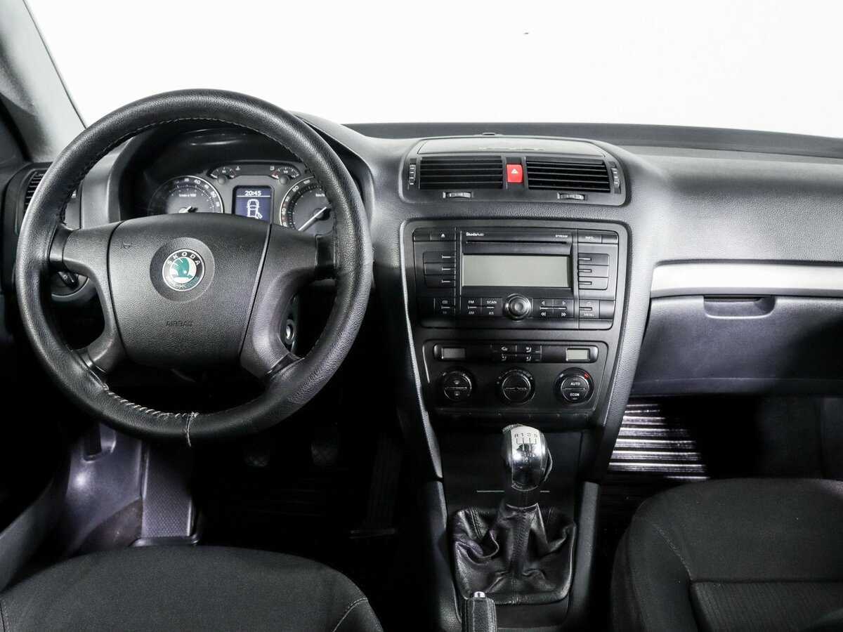 Skoda Octavia с пробегом — 2005 год. Фото: #11