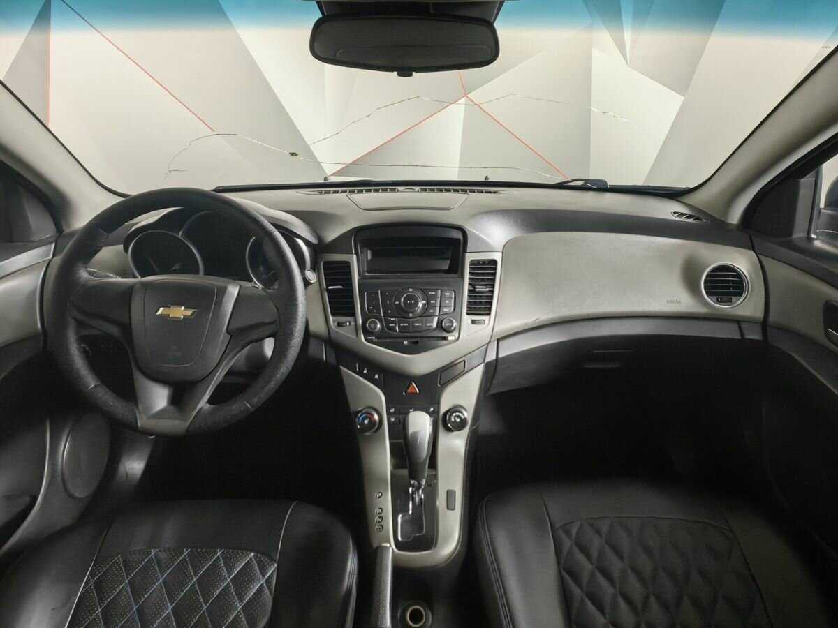 Chevrolet Cruze с пробегом — 2011 год. Фото: #9