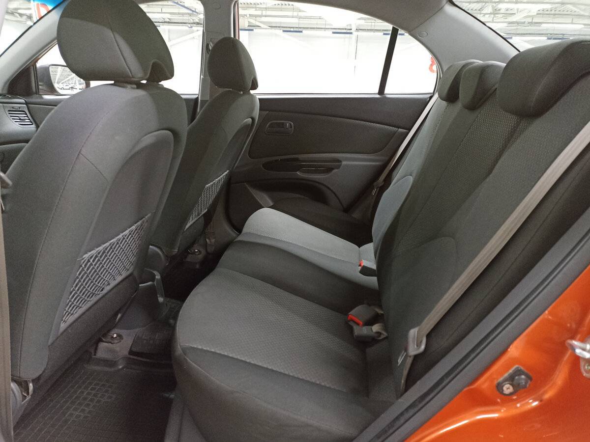 Kia Rio с пробегом — 2011 год. Фото: #11