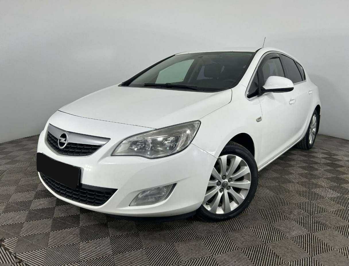 Opel Astra с пробегом — 2011 год. Фото: #0