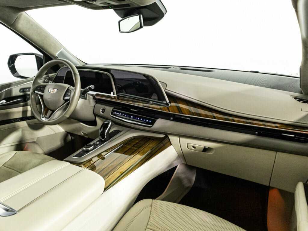 Cadillac Escalade с пробегом — 2021 год. Фото: #6