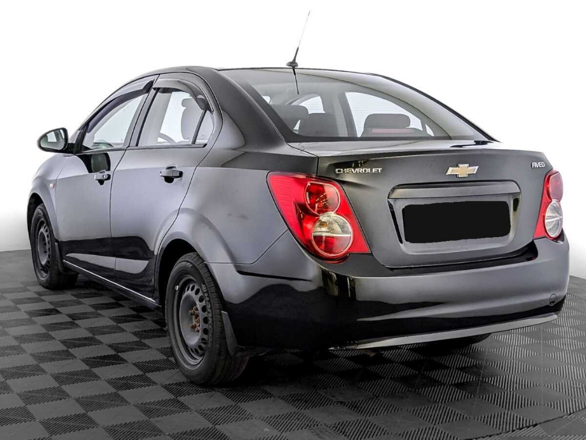 Chevrolet Aveo с пробегом — 2014 год. Фото: #6