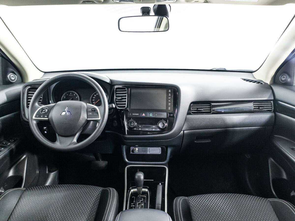Mitsubishi Outlander с пробегом — 2022 год. Фото: #12