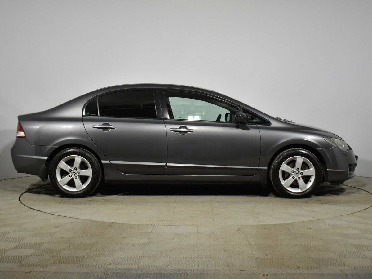 Honda Civic с пробегом — 2009 год. Фото: #3
