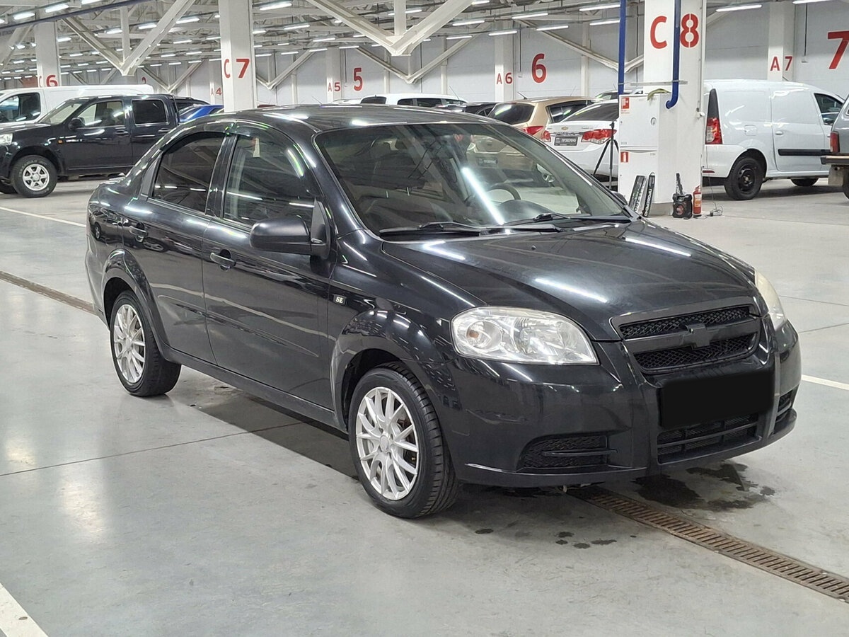 Chevrolet Aveo с пробегом — 2011 год. Фото: #2