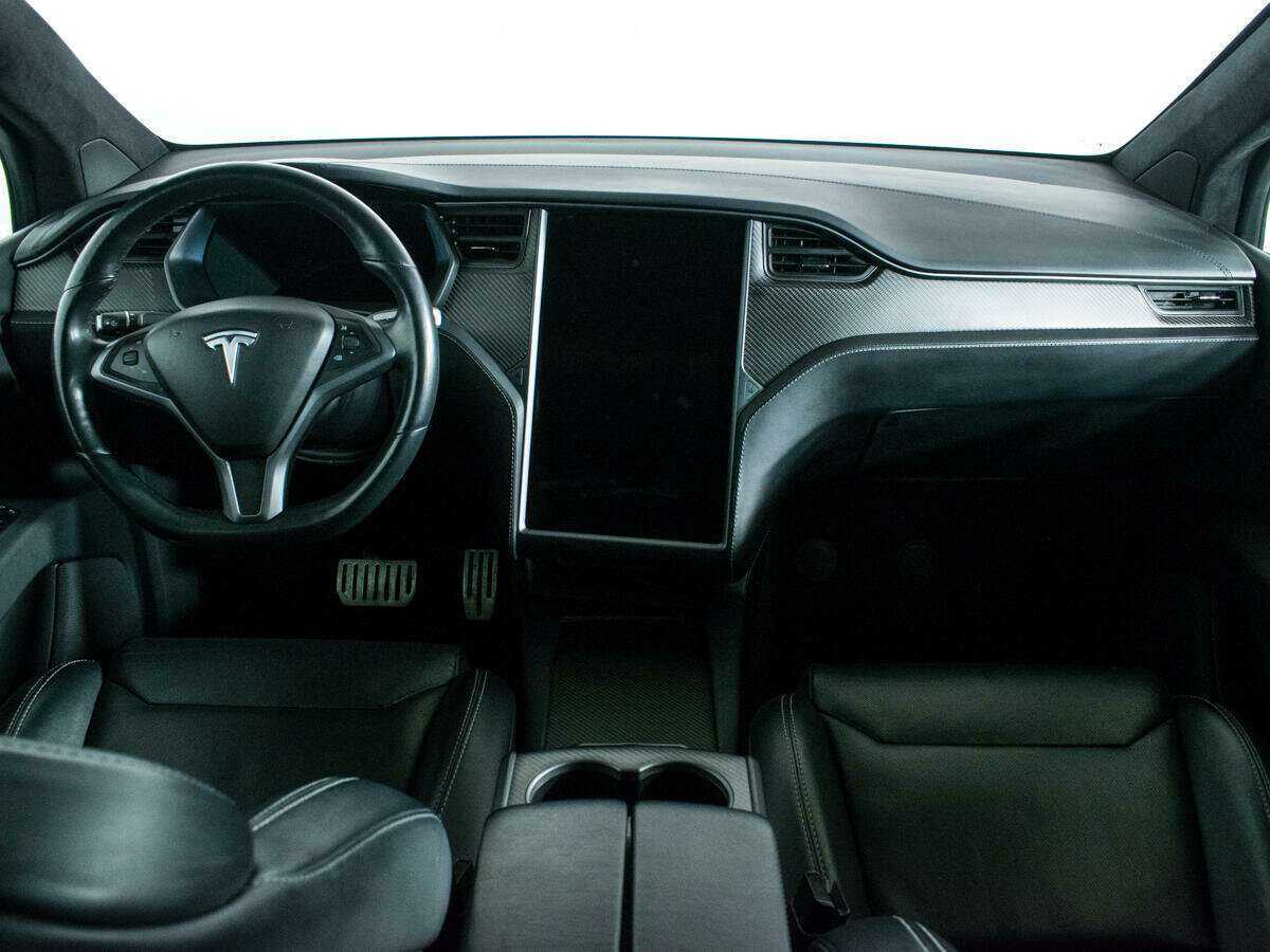 Tesla Model X с пробегом — 2018 год. Фото: #11
