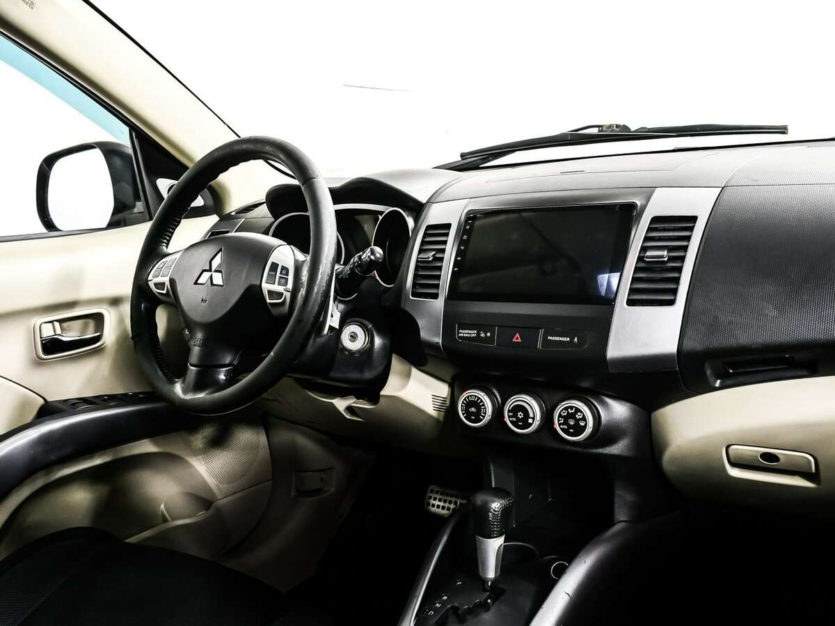 Mitsubishi Outlander с пробегом — 2008 год. Фото: #8