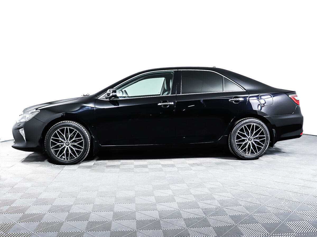 Toyota Camry с пробегом — 2017 год. Фото: #6