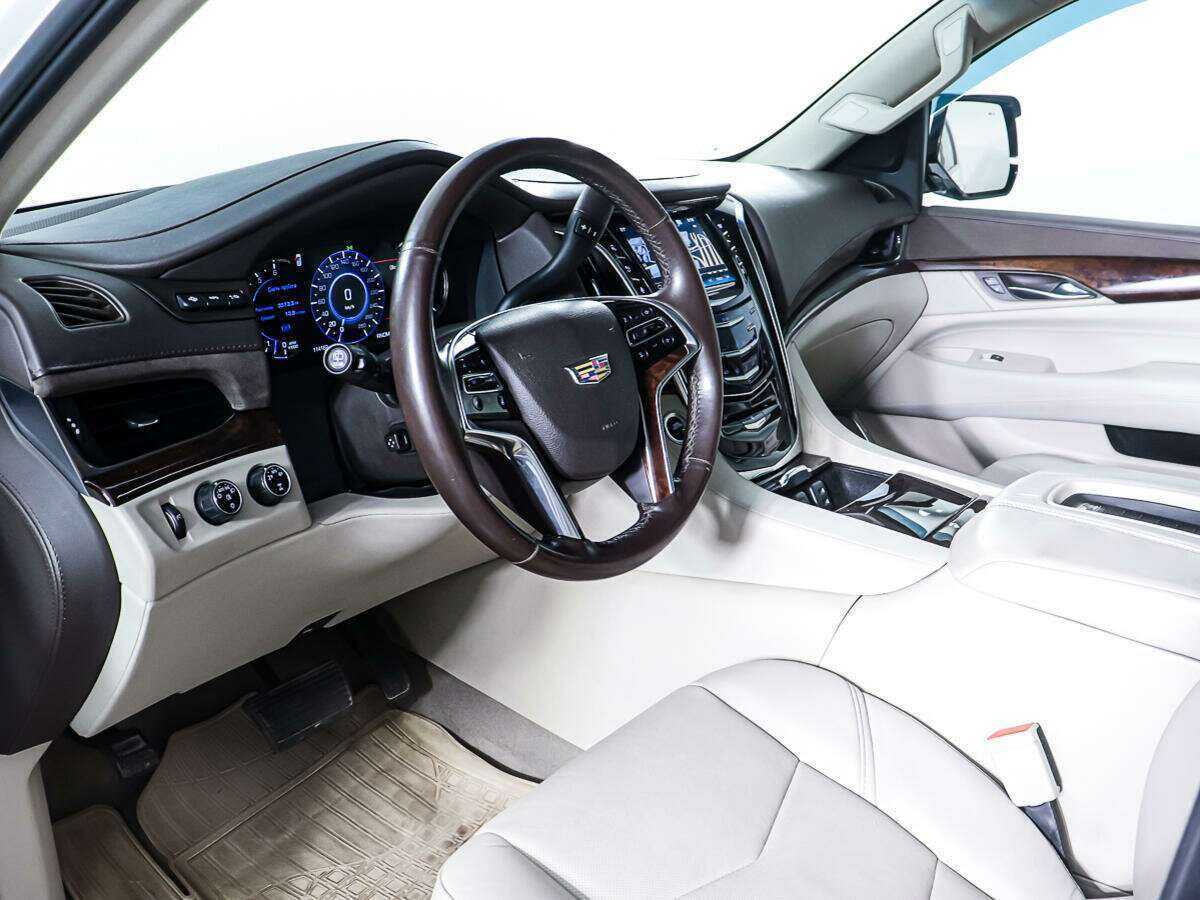 Cadillac Escalade с пробегом — 2016 год. Фото: #8