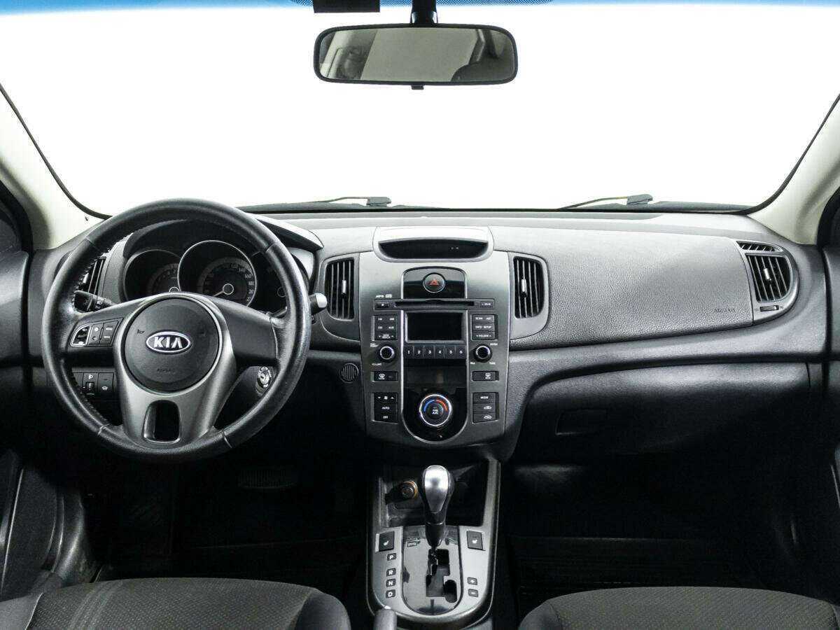 Kia Cerato с пробегом — 2010 год. Фото: #12