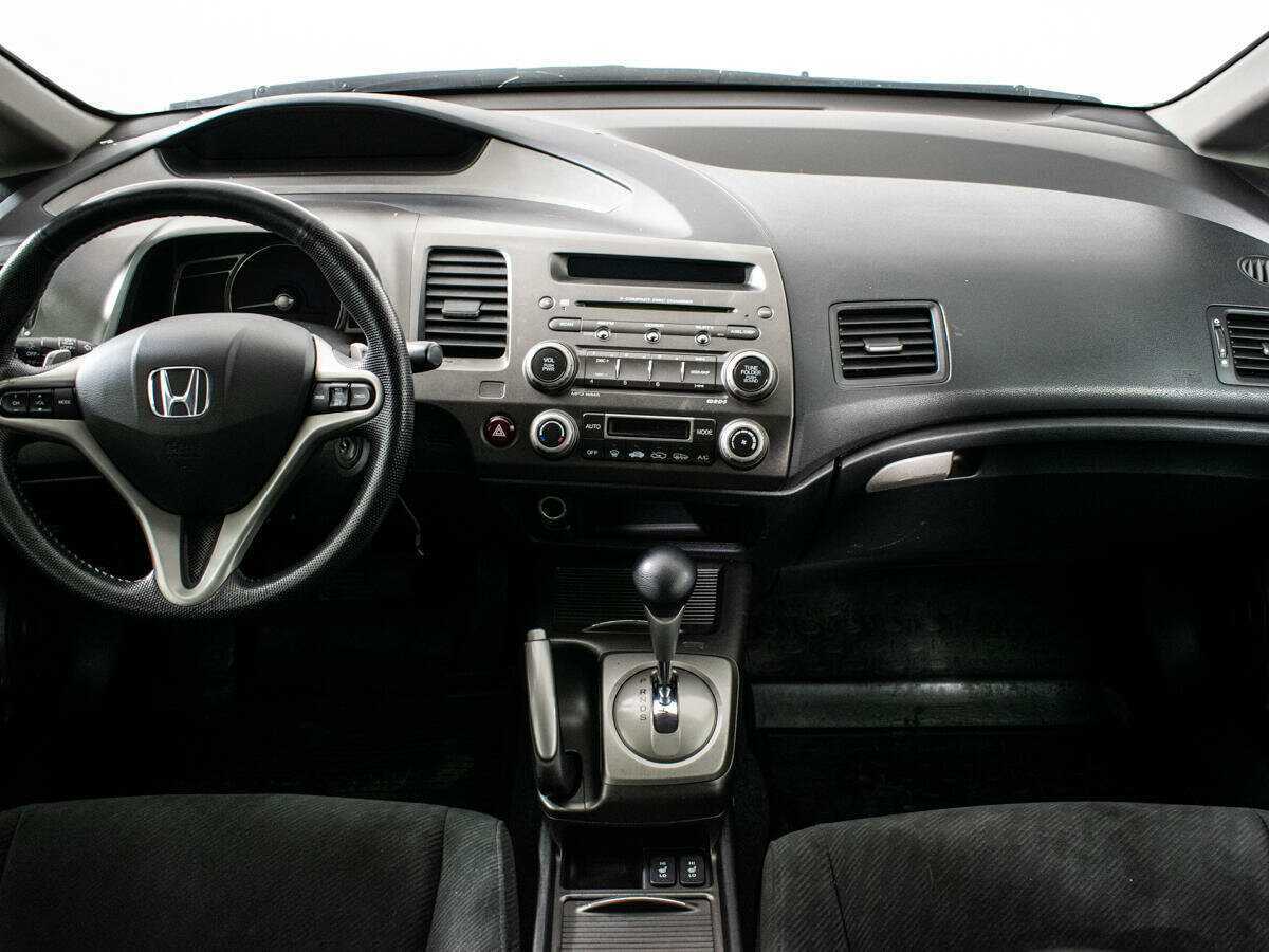Honda Civic с пробегом — 2011 год. Фото: #10