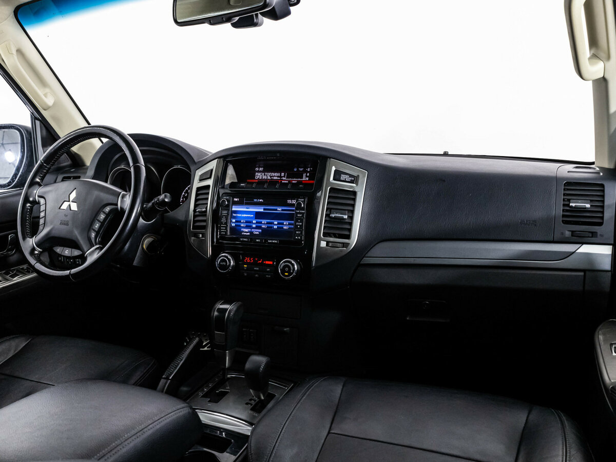 Mitsubishi Pajero с пробегом — 2014 год. Фото: #6