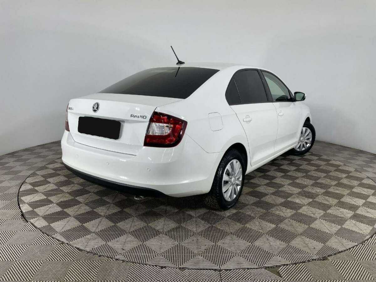 Skoda Rapid с пробегом — 2019 год. Фото: #5
