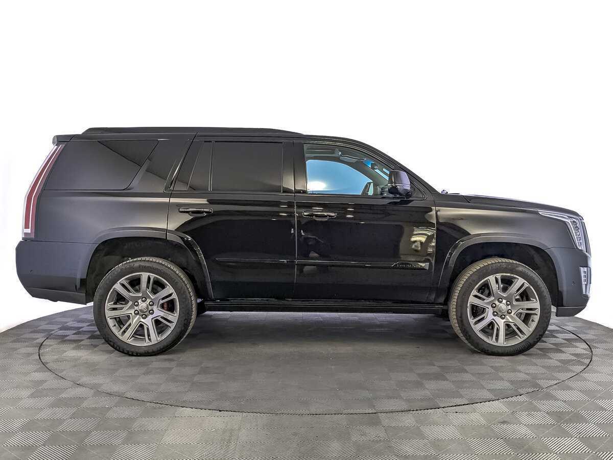 Cadillac Escalade с пробегом — 2018 год. Фото: #3