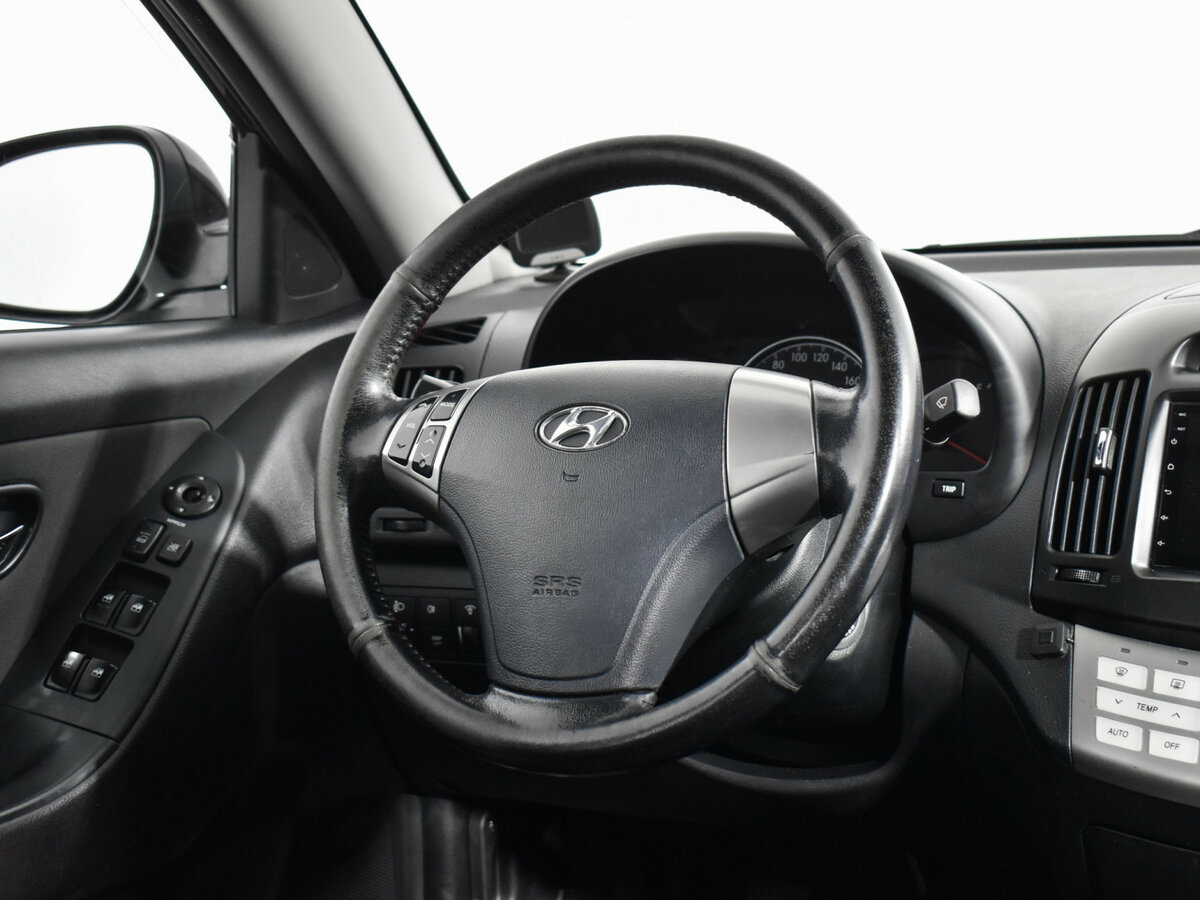 Hyundai Elantra с пробегом — 2011 год. Фото: #13