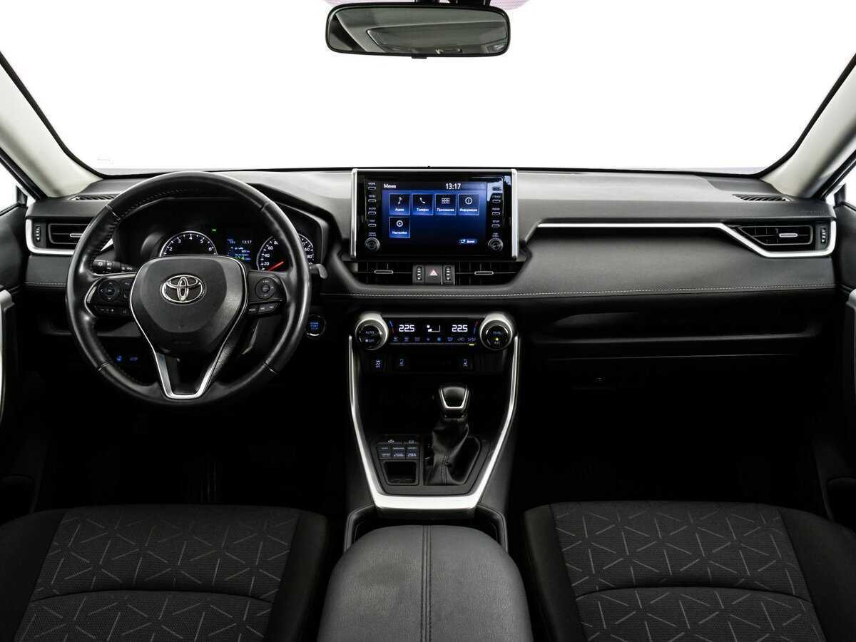 Toyota RAV4 с пробегом — 2020 год. Фото: #8