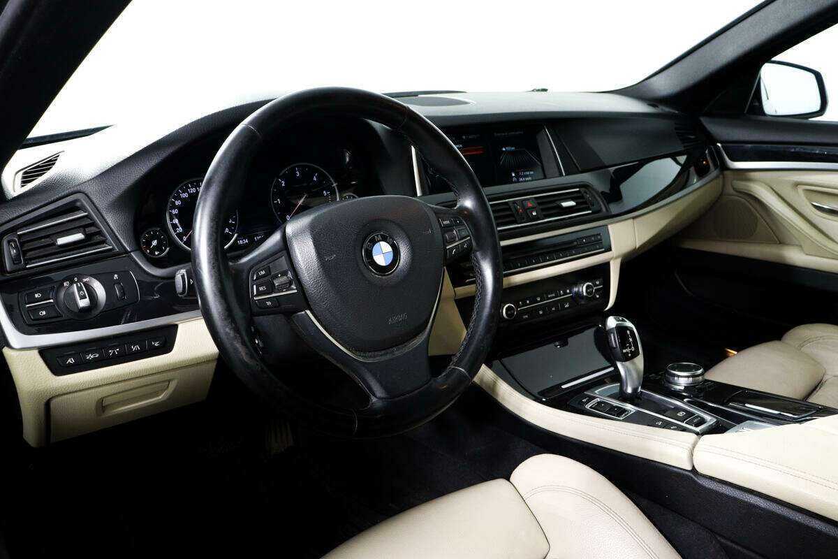 BMW 5 серии с пробегом — 2015 год. Фото: #11