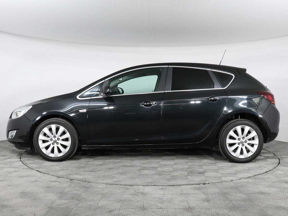 Opel Astra с пробегом — 2011 год. Фото: #7