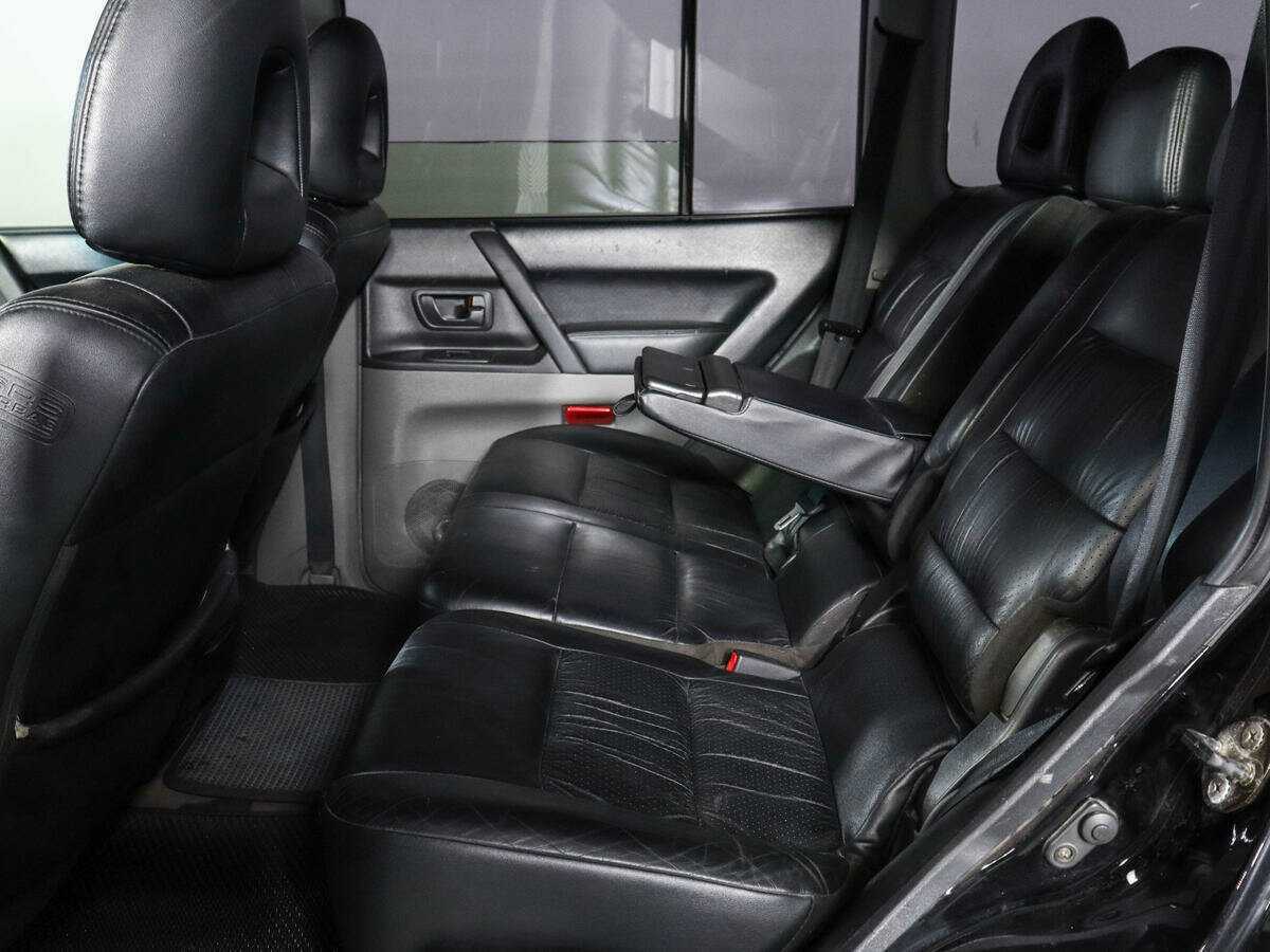 Mitsubishi Pajero с пробегом — 2002 год. Фото: #6
