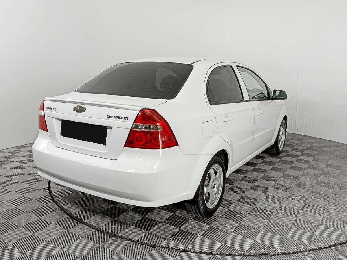 Chevrolet Aveo с пробегом — 2011 год. Фото: #3