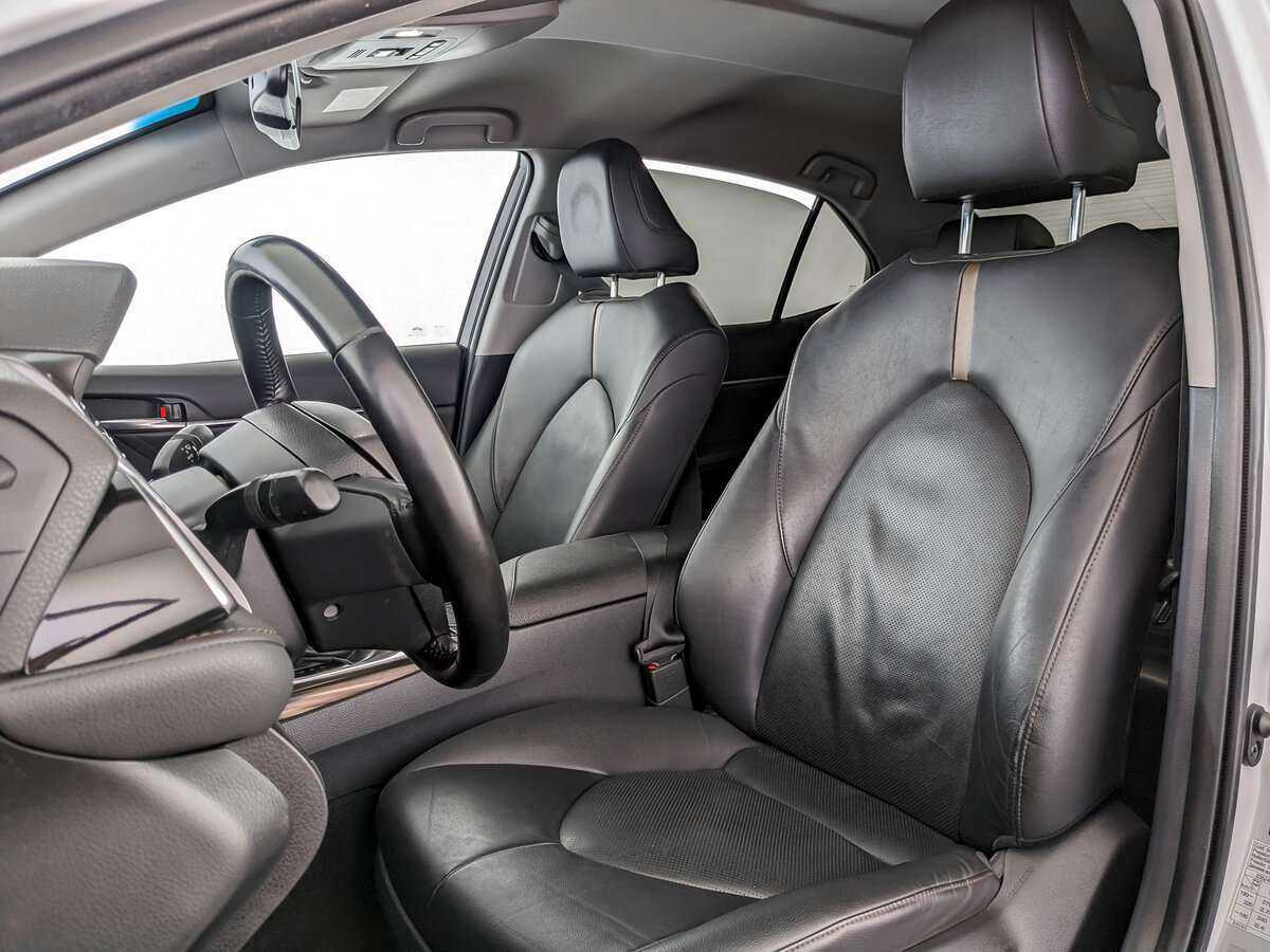 Toyota Camry с пробегом — 2019 год. Фото: #19