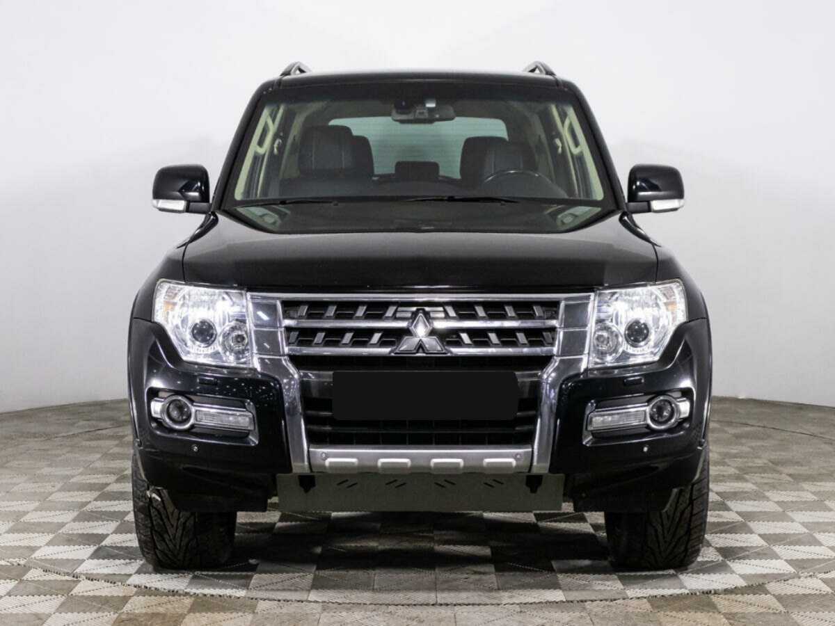 Mitsubishi Pajero с пробегом — 2015 год. Фото: #1