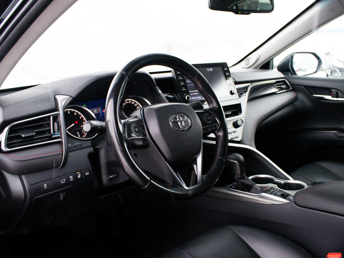 Toyota Camry с пробегом — 2022 год. Фото: #10