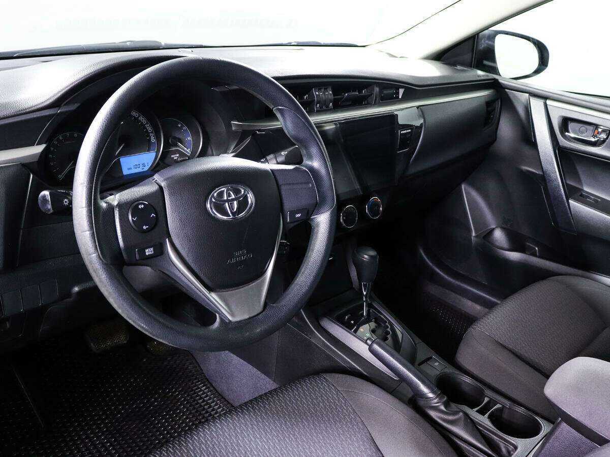Toyota Corolla с пробегом — 2013 год. Фото: #10