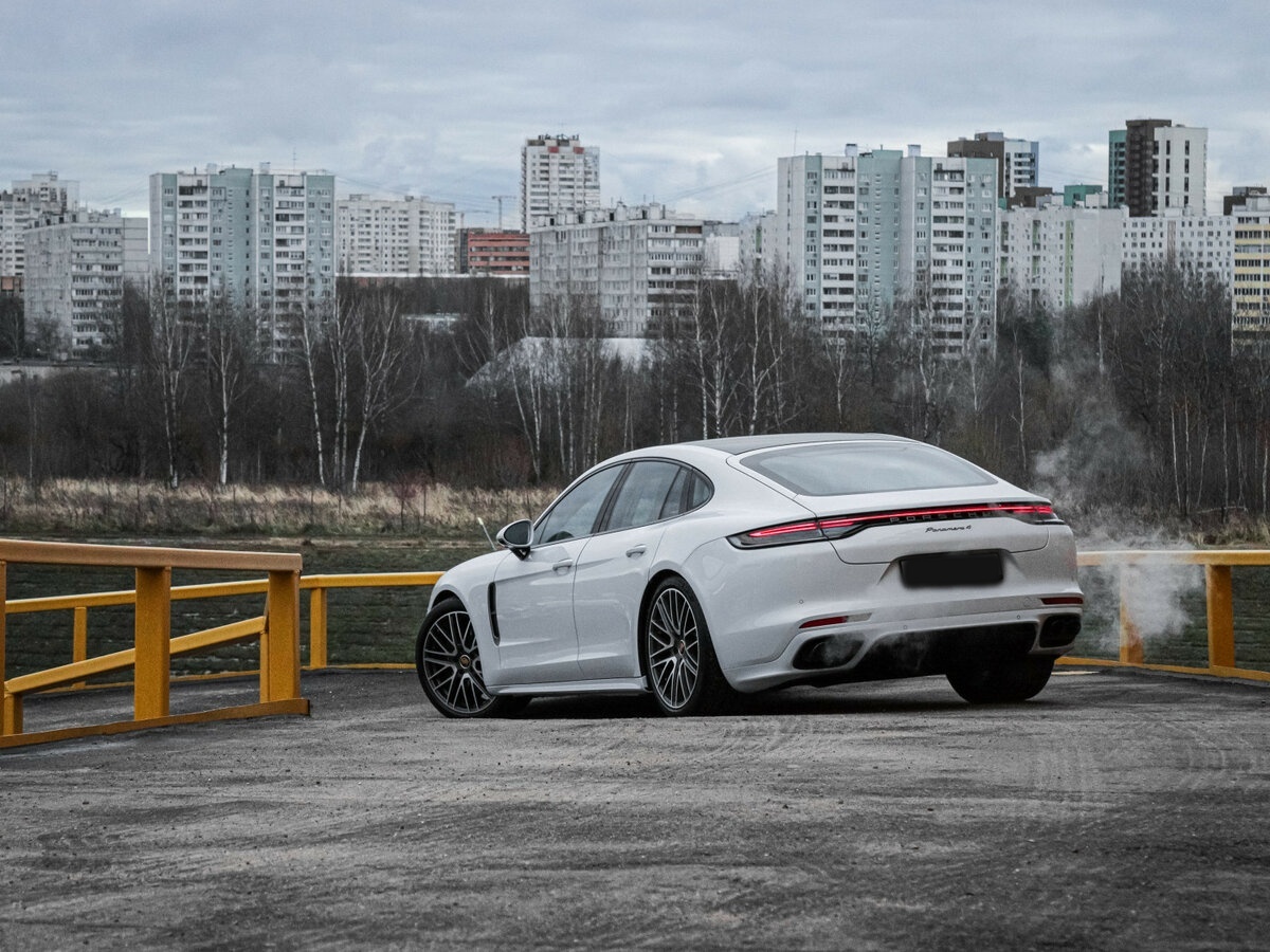 Porsche Panamera с пробегом — 2022 год. Фото: #19